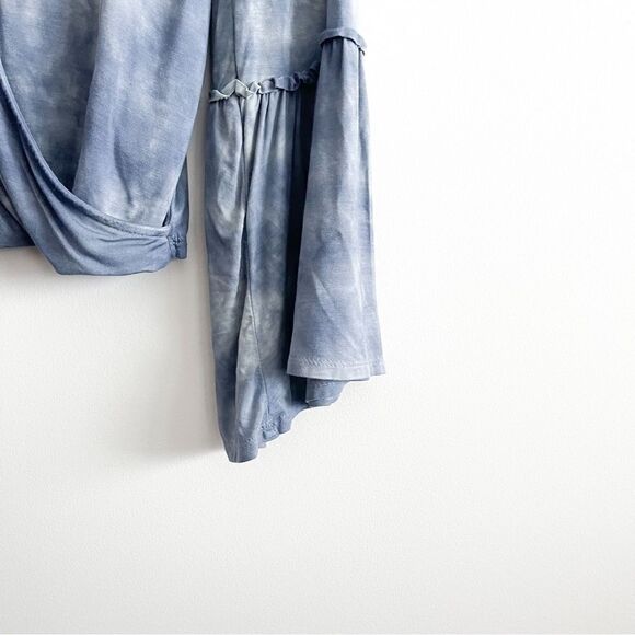 AEO Soft & Sexy Bell Sleeve Blue Tie Dye Top Women's S Cross Front V Neck - Picture 4 of 10